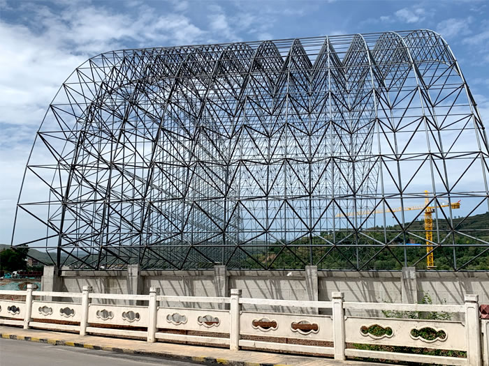 丹东山寨矿储煤棚网架